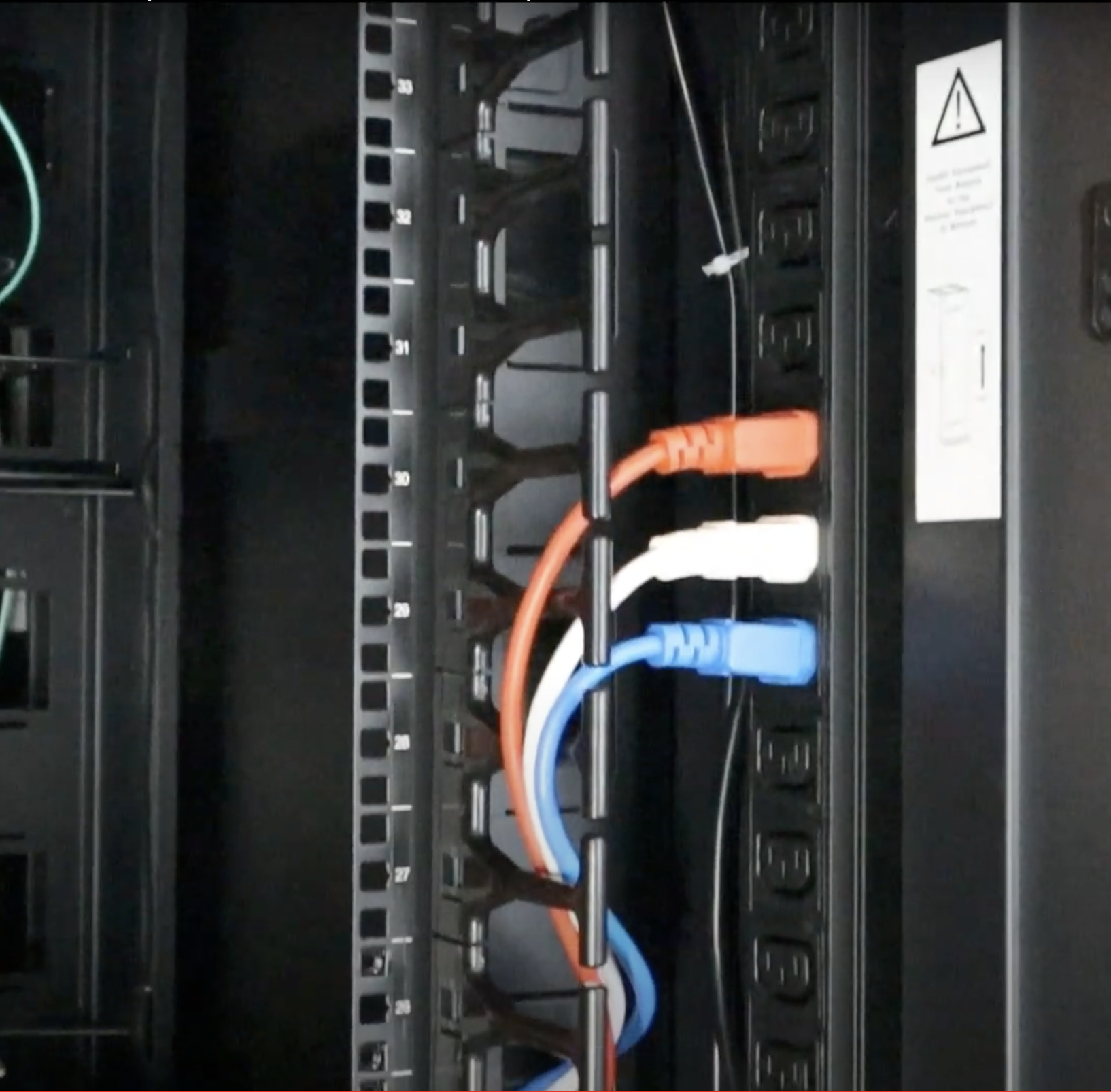 Гребёнка для шкафов LAN-DC